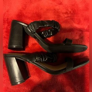 NWOT Womens  Sandals